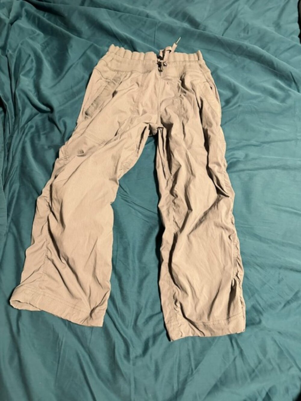 Lululemon studio crops size 4